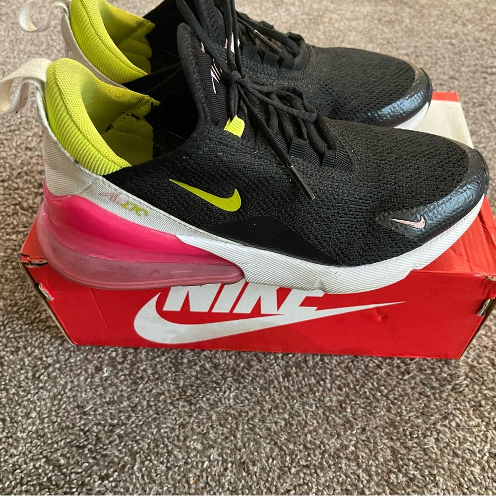 Women’s Nike AirMax Size 7